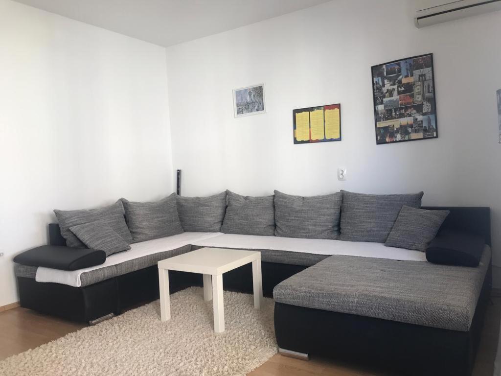 Apartments Vojin Trogir Exterior photo