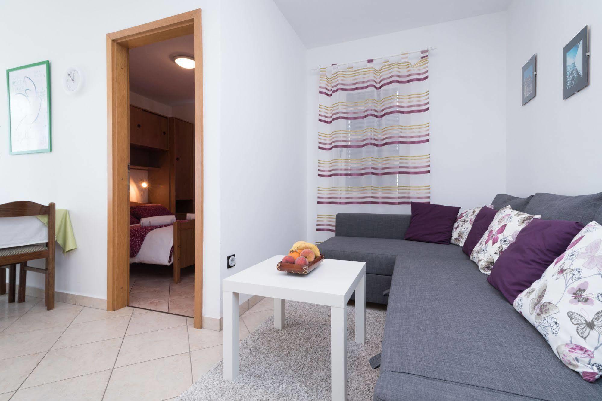 Apartments Vojin Trogir Exterior photo