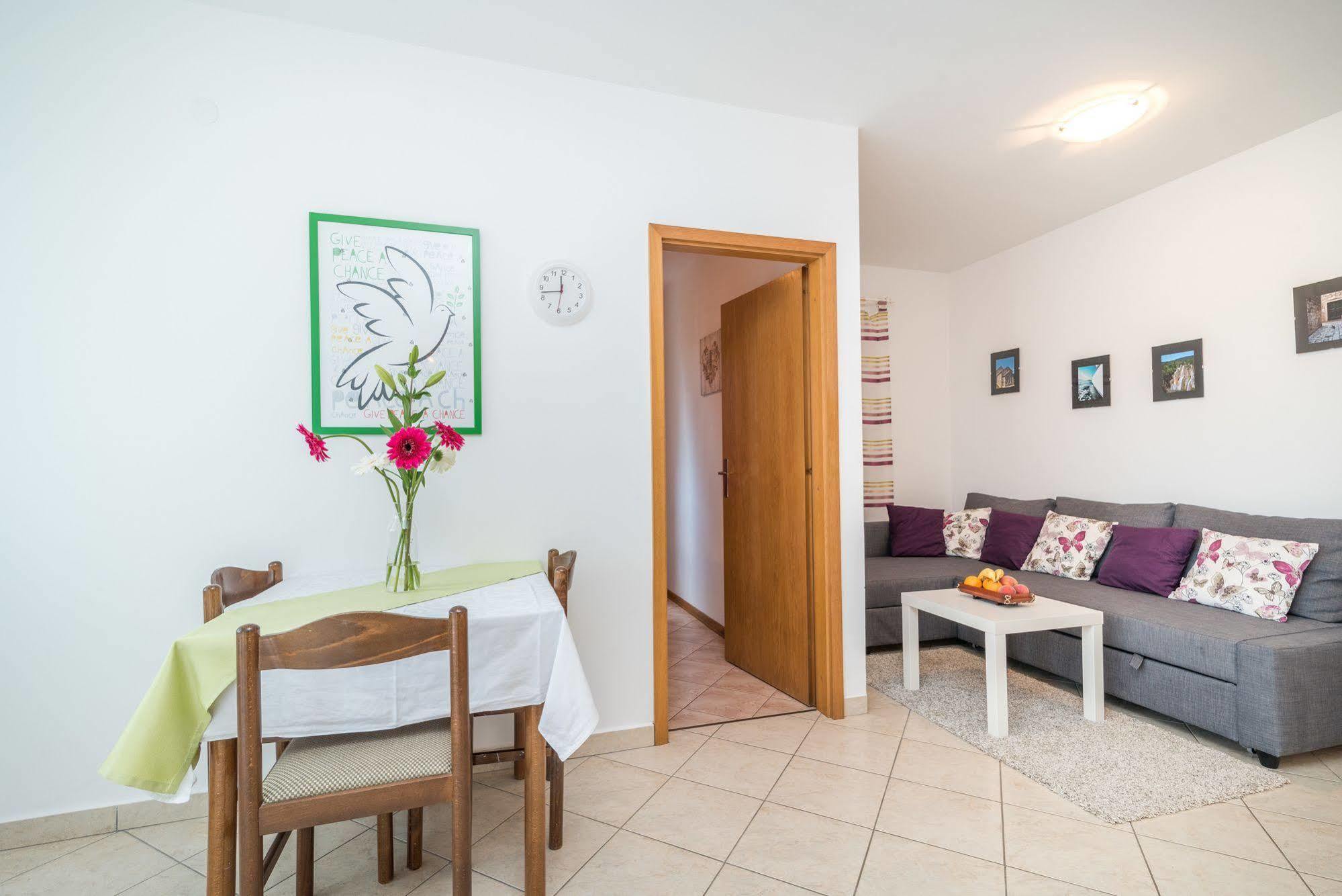 Apartments Vojin Trogir Exterior photo