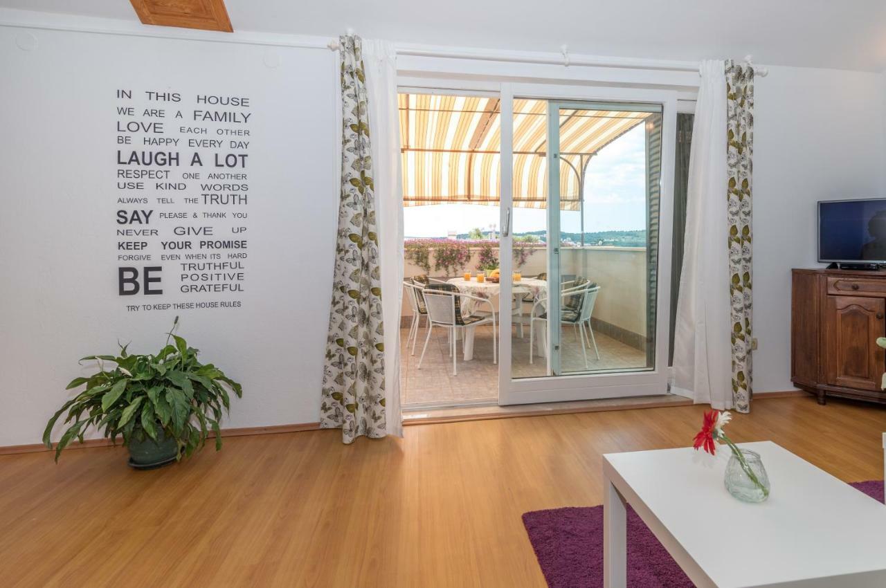 Apartments Vojin Trogir Exterior photo