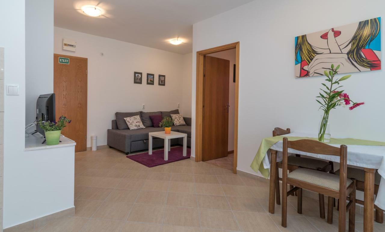 Apartments Vojin Trogir Exterior photo