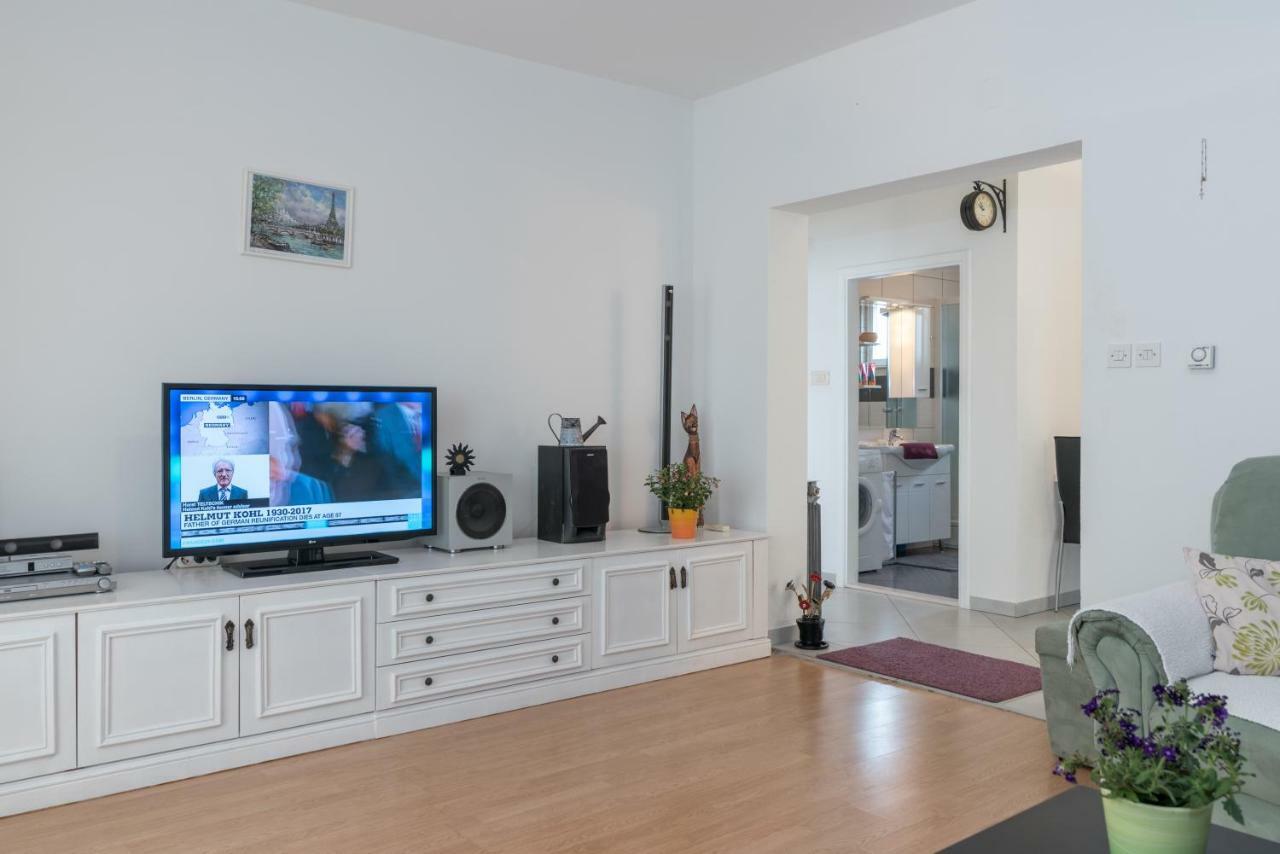 Apartments Vojin Trogir Exterior photo